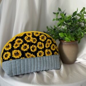 Sunflower Patterned Quilted Pouch